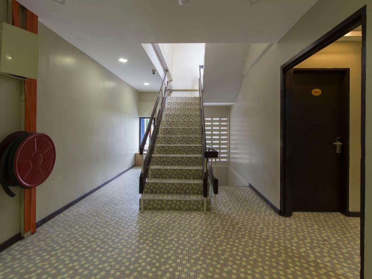 OYO 1136 Pd Star Hotel Port Dickson Exterior foto